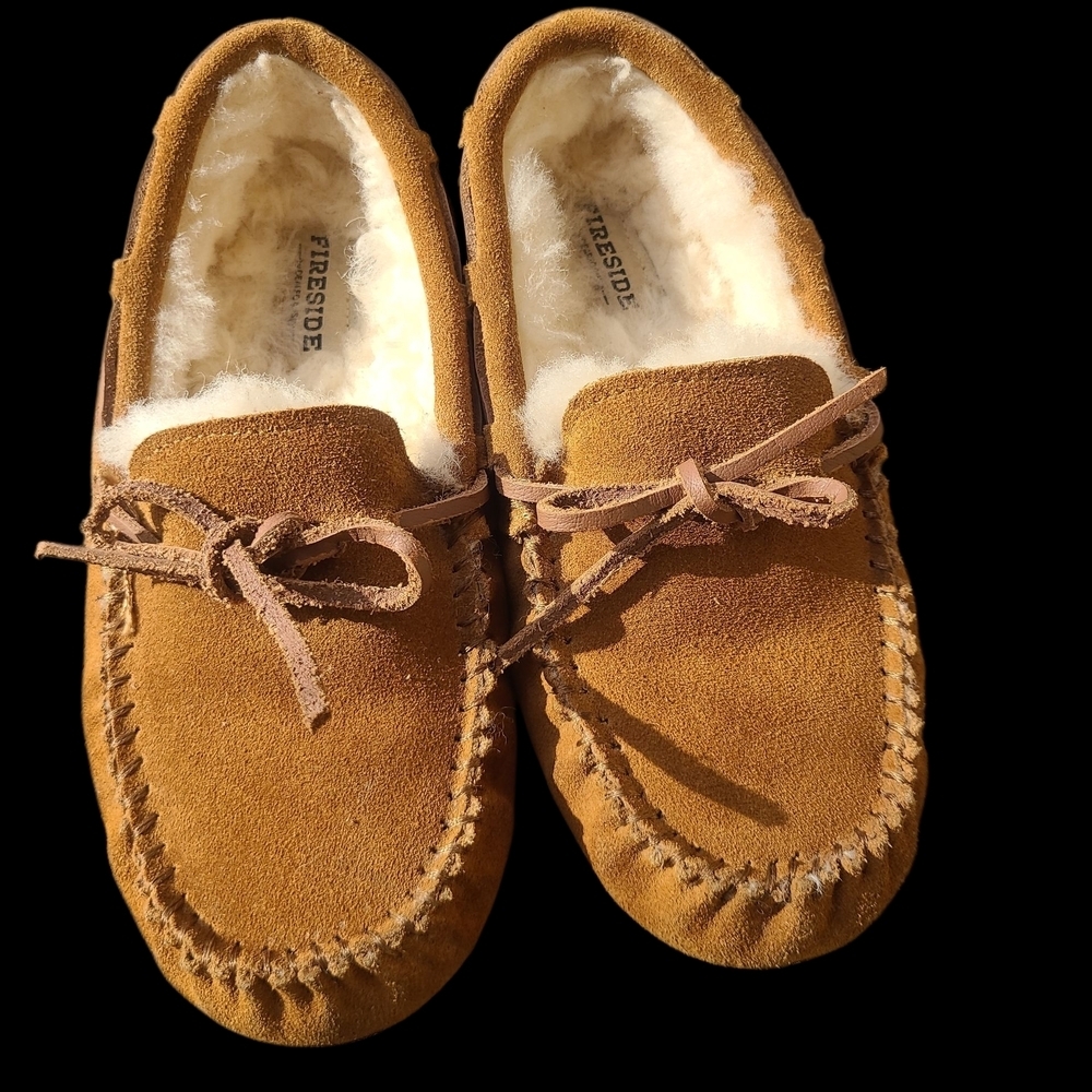 Fireside By Dearfoams Tan Suede Moccasin Slippers Womens Size 6